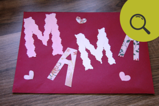 Selbstgebastelte Karte mit "Mama"-Schriftzug